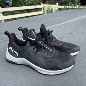 Black Nike Air Max Bella TR 3 (Women’s 8.5)